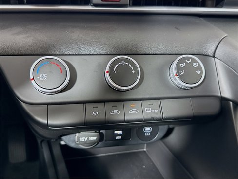 New 2025 Hyundai Elantra SE image 15