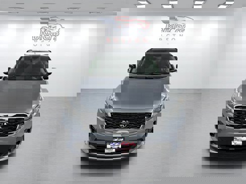 Used 2019 Kia Sorento S image 2