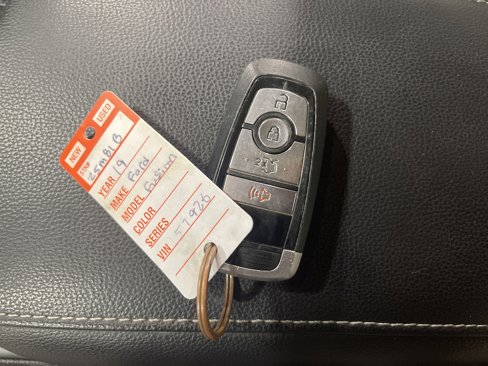 Used 2019 Ford Fusion SE image 25