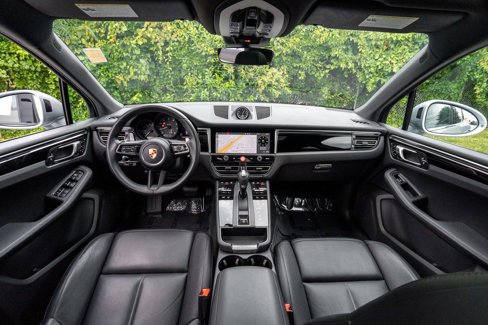 Certified 2024 Porsche Macan image 35