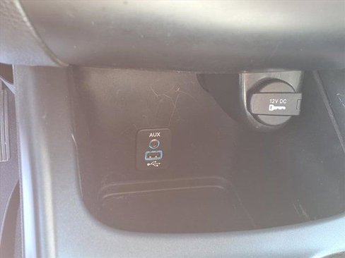Used 2019 Dodge Journey SE image 19