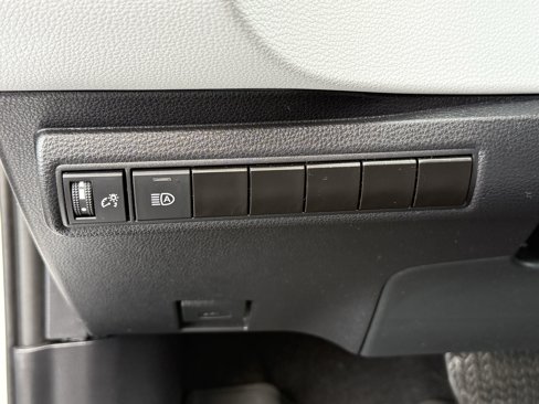 Used 2025 Toyota Corolla SE image 23