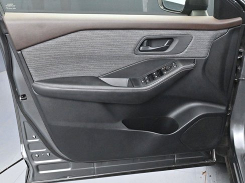 Used 2021 Nissan Rogue S image 10