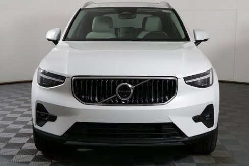 Used 2025 Volvo XC40 B5 Ultra w/ Protection Package Premier image 6