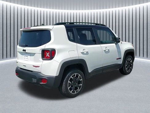 Used 2023 Jeep Renegade Trailhawk image 4