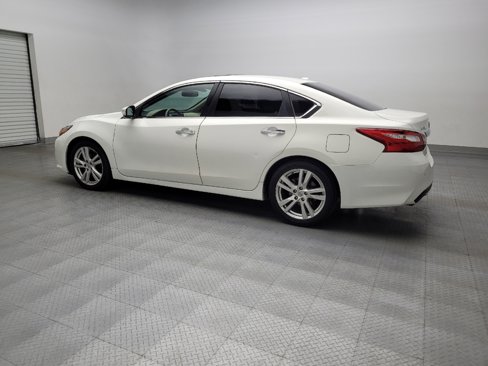 Used 2017 Nissan Altima 3.5 SL w/ 3.5SL Technology Package image 3