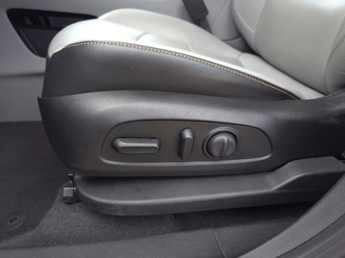 Used 2018 GMC Terrain SLT w/ Preferred Package image 11
