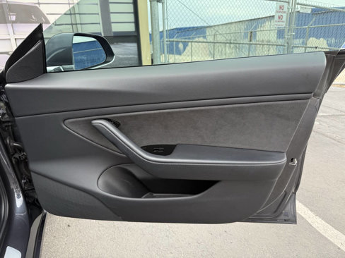 Used 2018 Tesla Model 3 Mid Range image 27