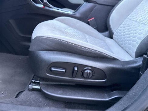 Used 2020 Chevrolet Equinox LS w/ LS Convenience Package image 7