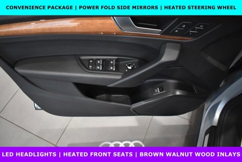 Used 2021 Audi Q5 Premium image 33