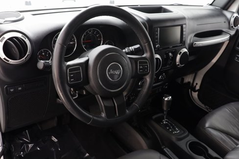 Used 2015 Jeep Wrangler Unlimited Rubicon image 7
