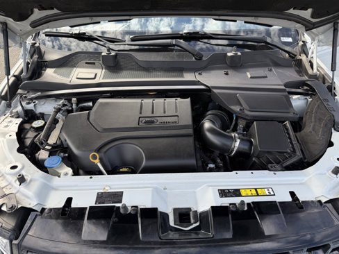 Used 2018 Land Rover Discovery Sport HSE image 15
