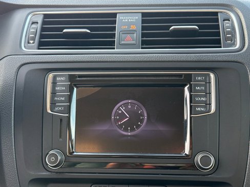 Used 2017 Volkswagen Jetta SE image 23