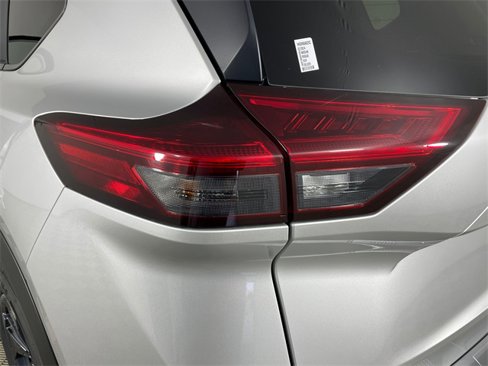 Used 2024 Nissan Rogue SV image 19