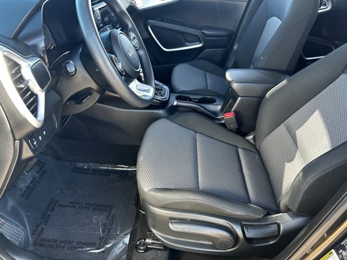 Used 2023 Kia Soul LX w/ LX Technology Package image 18