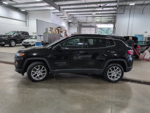 Used 2022 Jeep Compass Latitude image 5