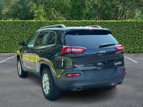 Used 2015 Jeep Cherokee Latitude w/ Safety Group image 4
