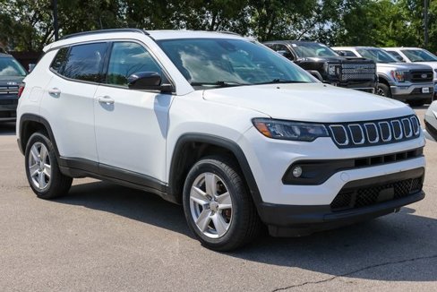 Used 2022 Jeep Compass Latitude image 1