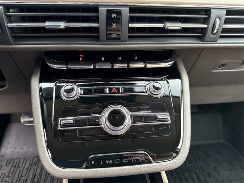 Used 2022 Lincoln Corsair Reserve image 23