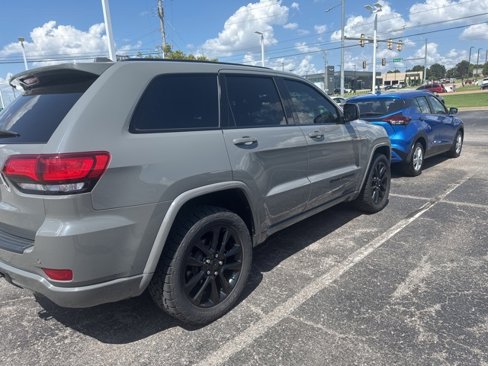 Used 2020 Jeep Grand Cherokee Altitude image 4