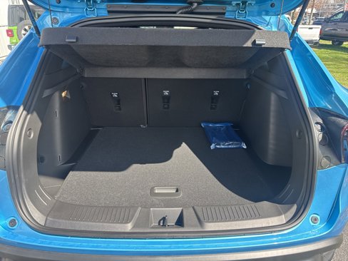 New 2025 Chevrolet Trax RS w/ Sunroof Package image 17
