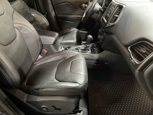 Used 2021 Jeep Cherokee Trailhawk w/ Sun, Sound & Nav Group image 14