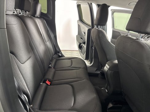 Used 2021 Jeep Renegade Sport image 23