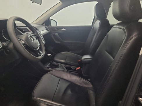 Used 2019 Volkswagen Tiguan S image 17