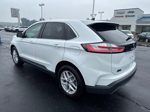 Used 2022 Ford Edge SEL image 3