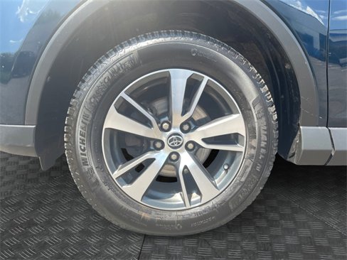 Used 2018 Toyota RAV4 XLE image 14