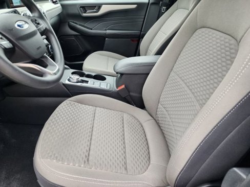 Used 2022 Ford Escape SE w/ SE Sport Appearance Package image 9