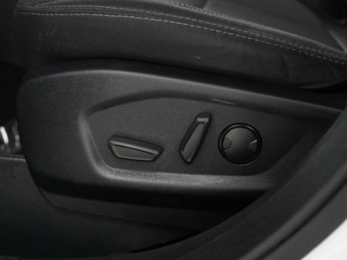 Used 2019 Ford Explorer XLT image 29