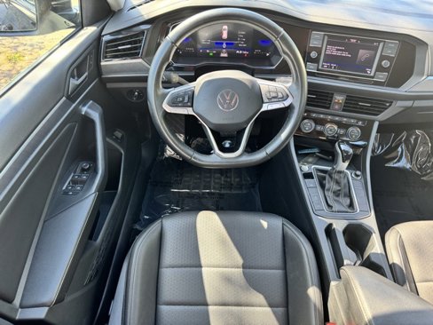 Certified 2024 Volkswagen Jetta SE image 14