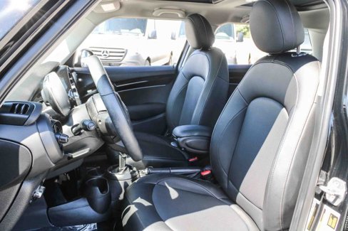 Used 2023 MINI Cooper 4-Door Hardtop image 18