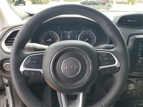 Used 2018 Jeep Renegade Latitude image 27