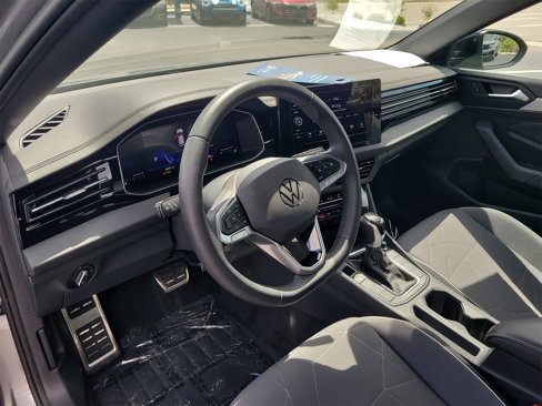 Certified 2025 Volkswagen Jetta Sport image 18