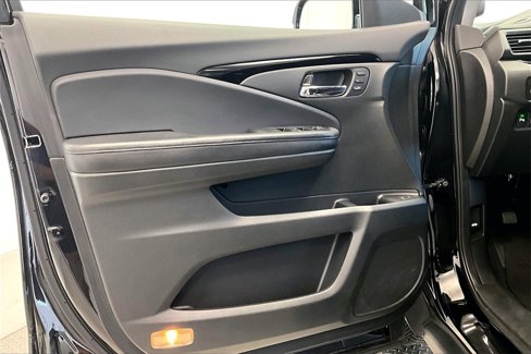 Used 2016 Honda Pilot Touring image 17