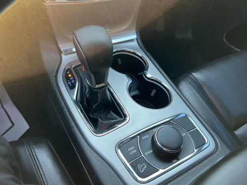 Used 2019 Jeep Grand Cherokee Limited image 21