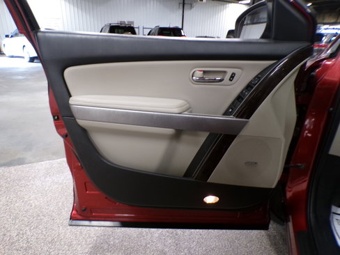 Used 2010 MAZDA CX-9 Grand Touring w/ Moonroof & Bose Audio Pkg image 10