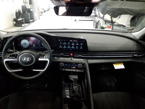 New 2025 Hyundai Elantra SEL w/ Cargo Package image 3