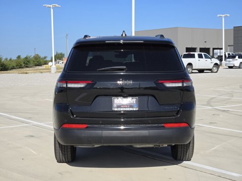 Used 2024 Jeep Grand Cherokee L Limited w/ Black Appearance Package image 6