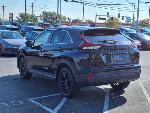 Used 2022 Mitsubishi Eclipse Cross LE image 4