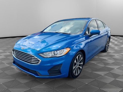 Used 2020 Ford Fusion SE image 2