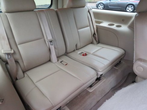 Used 2011 Cadillac Escalade ESV Premium image 39