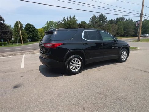 Used 2021 Chevrolet Traverse LT image 8