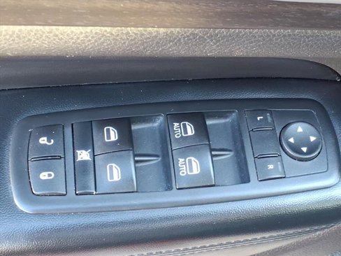 Used 2015 Jeep Grand Cherokee Altitude image 19