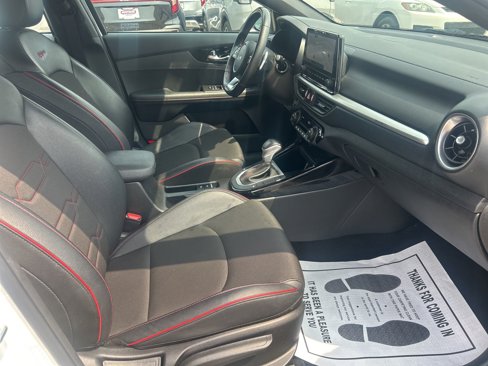 Certified 2022 Kia Forte GT w/ GT Technology Package image 18