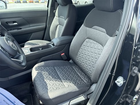 New 2025 Nissan Kicks SV image 17