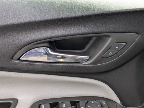 Used 2023 Chevrolet Equinox LS image 13