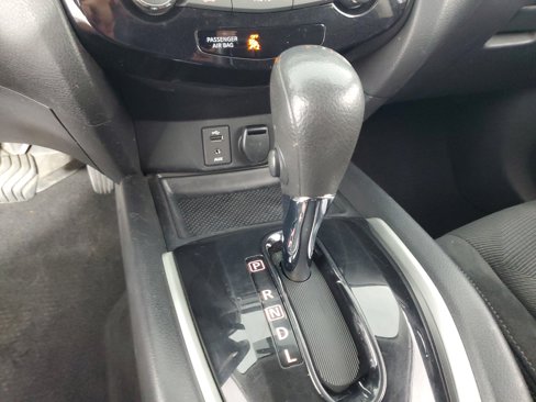 Used 2014 Nissan Rogue SV image 17